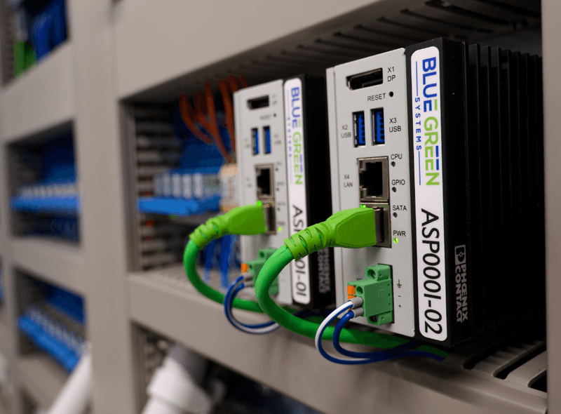 Adaptiver Kennfeldregler – Hardware-Modul im Schaltschrank einer Kläranlage